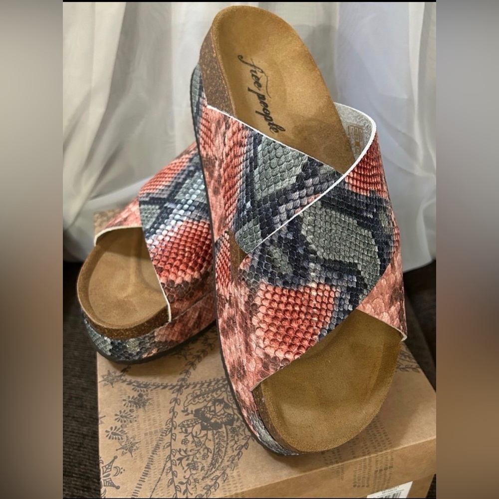 Free People Platform Shoes Candy Snake NIB size 8.5